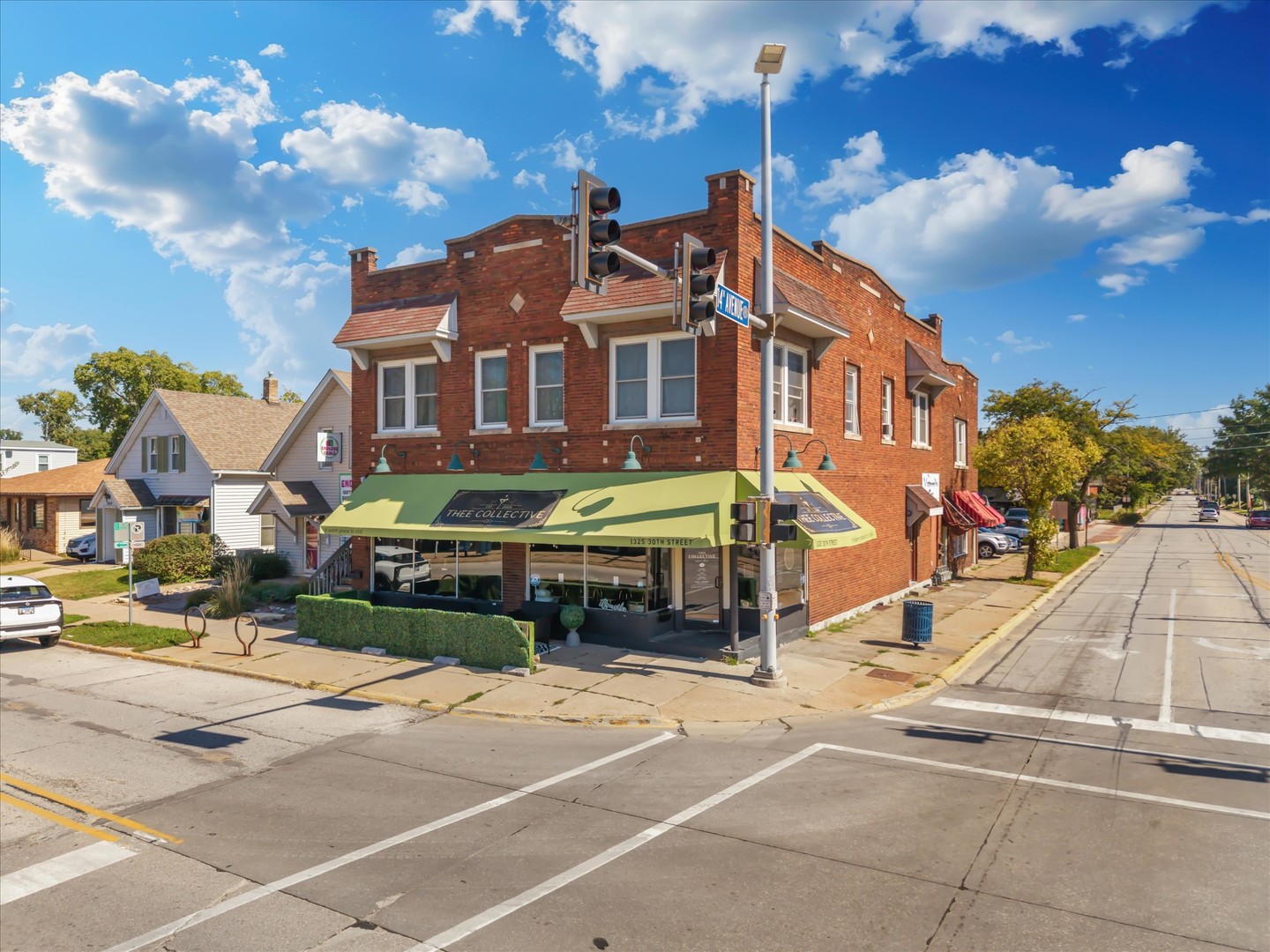 1325 30th Street Property Photo 1
