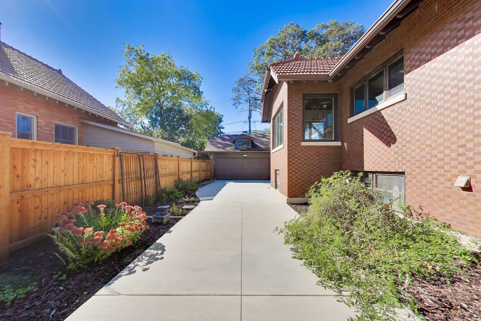 10516 S Seeley Avenue Property Photo 2