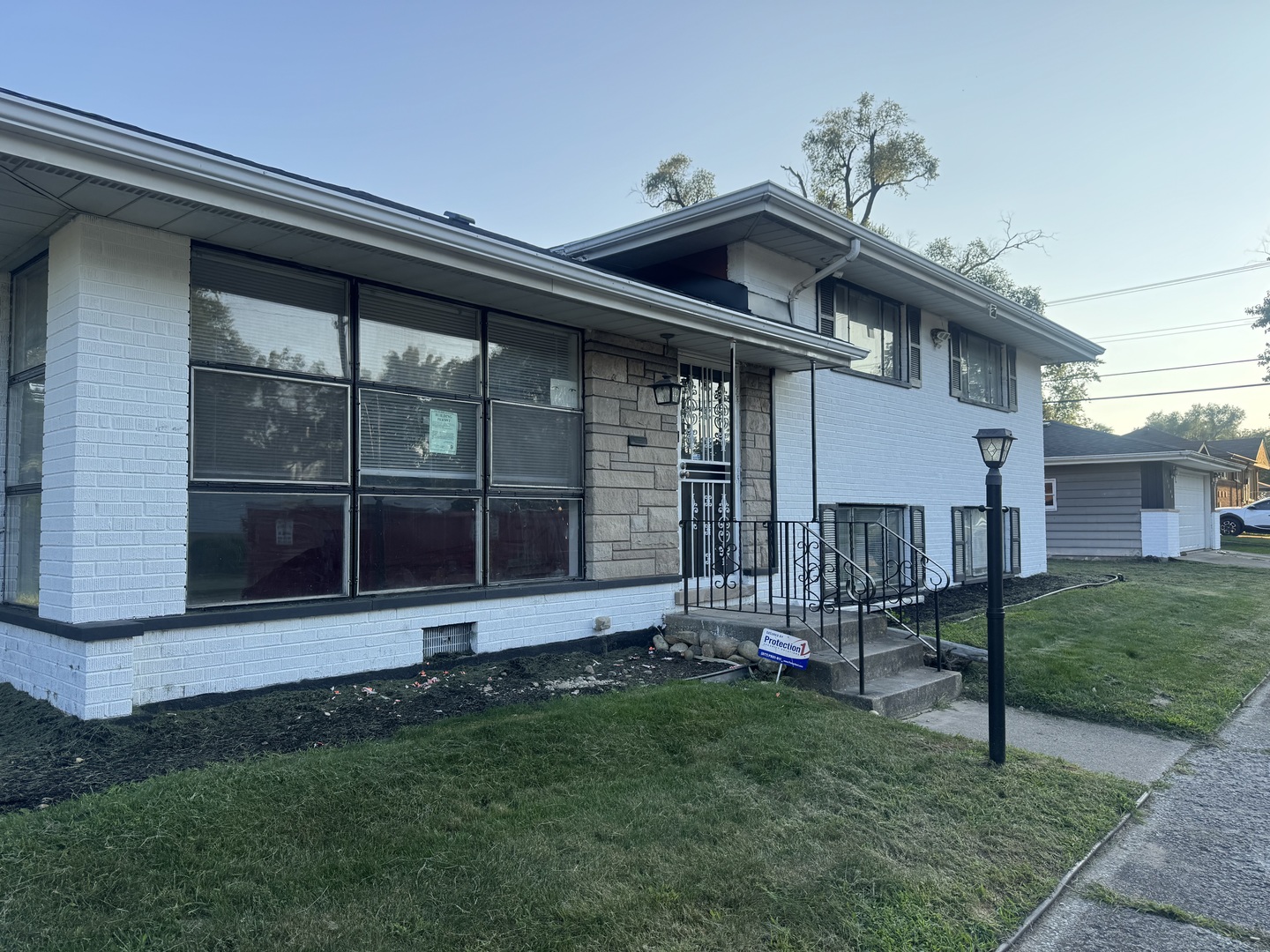 14700 Avalon Avenue Property Photo 2