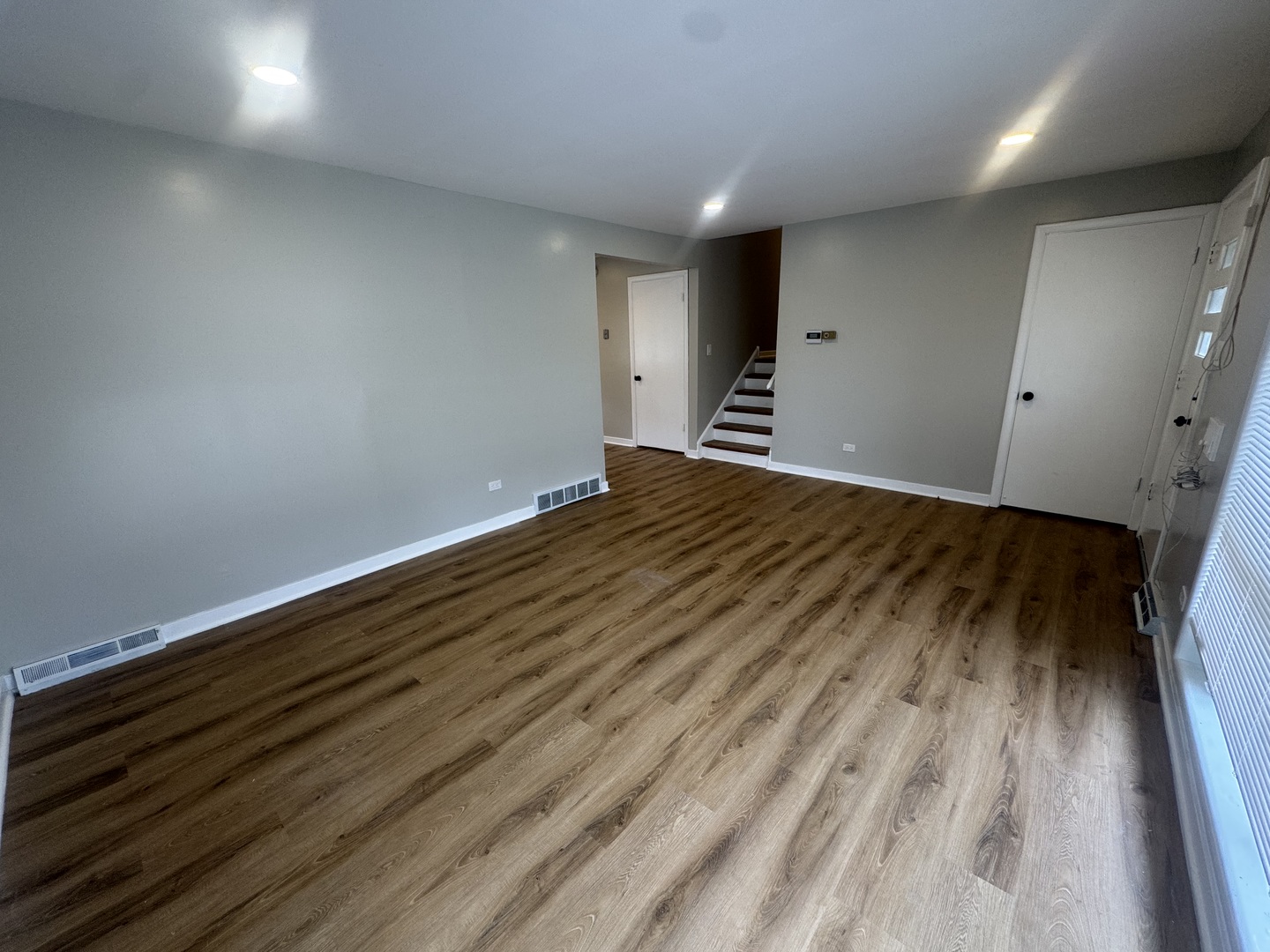 14700 Avalon Avenue Property Photo 4