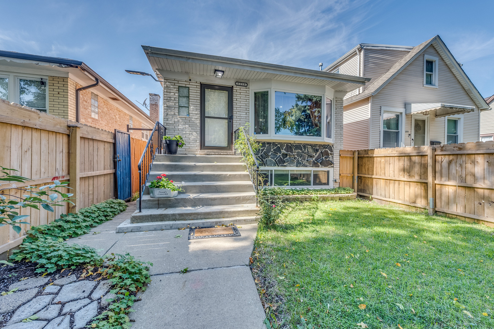 3218 N Nagle Avenue Property Photo 1