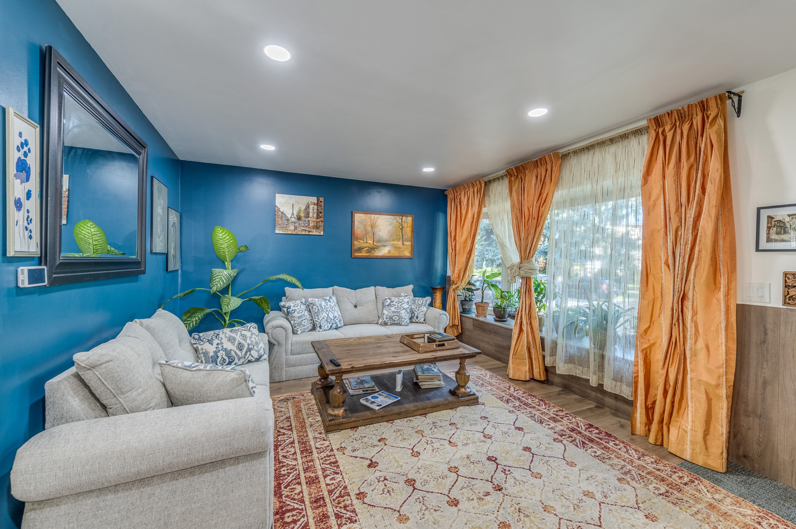 3218 N Nagle Avenue Property Photo 6