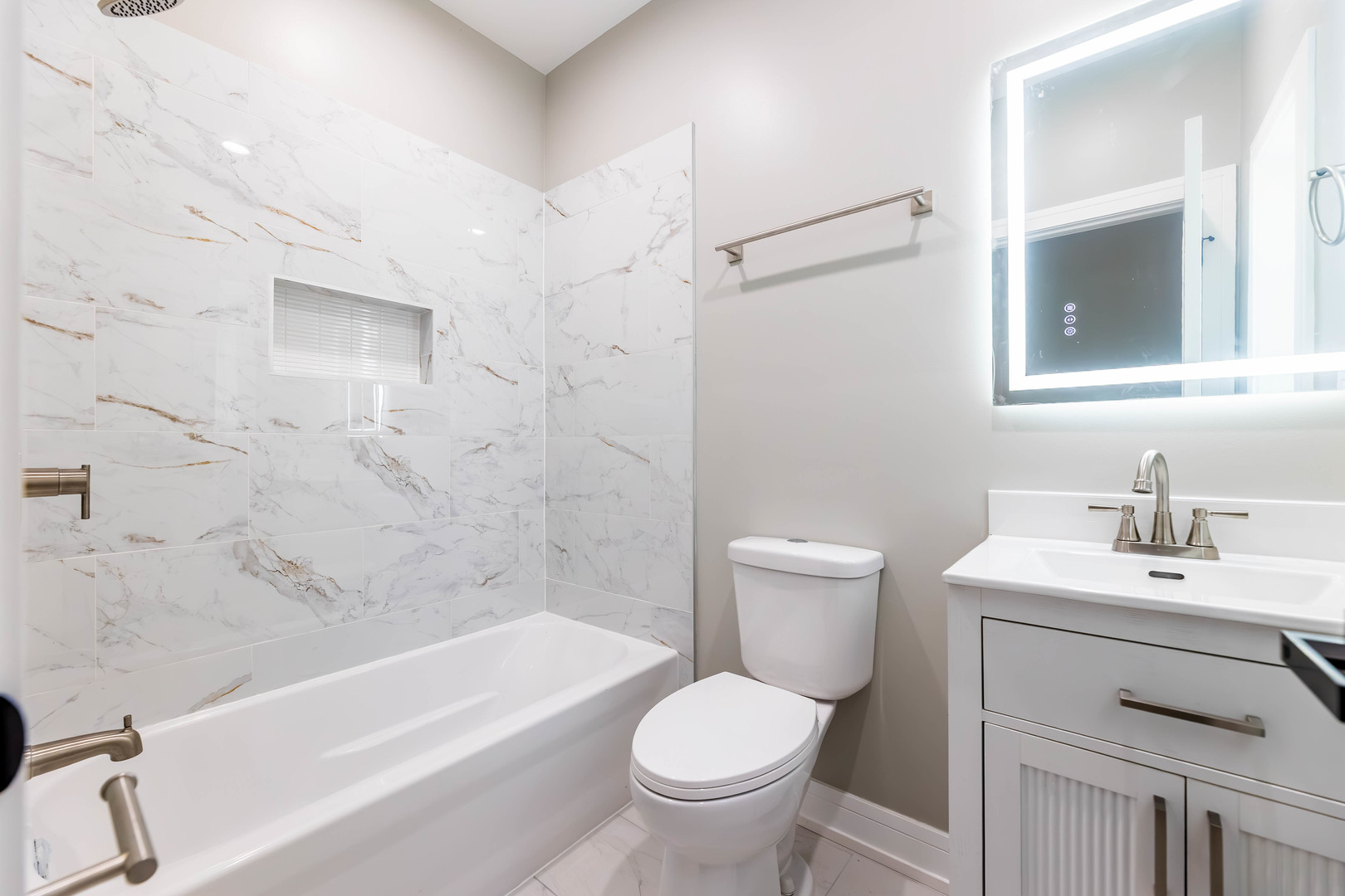 5708 W 84th Place Property Photo 10