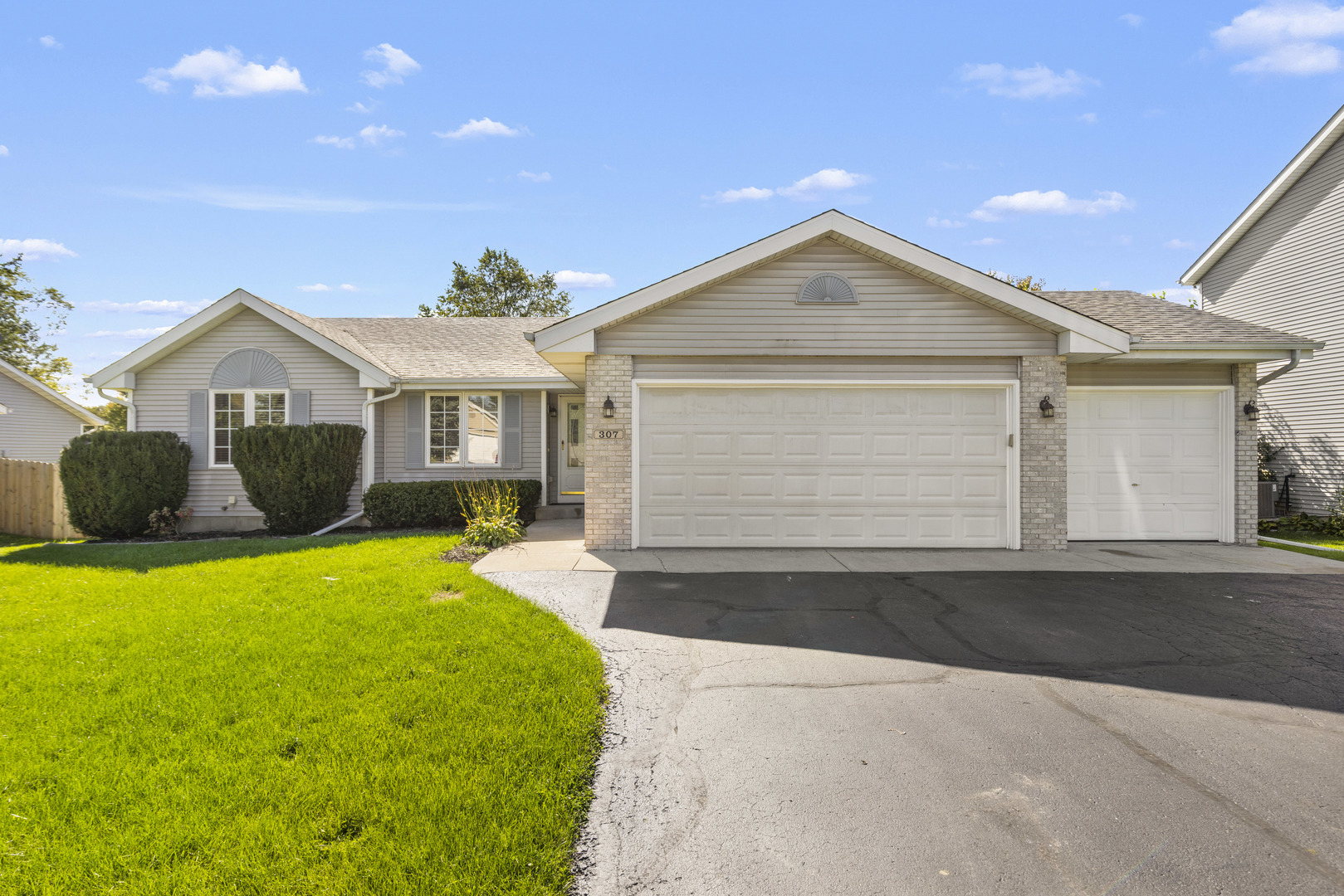 307 White Oak Drive Property Photo 1