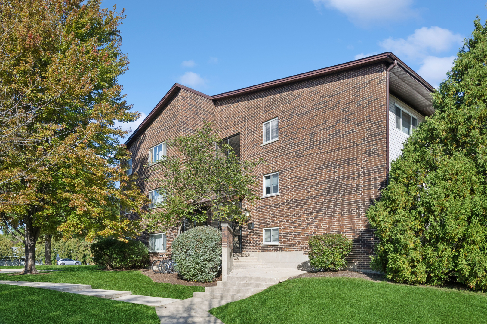 660 Perrie Drive 201 Property Photo 1