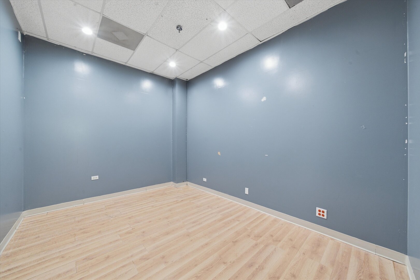 9600-9652 S Pulaski Road 9642 Property Photo 6