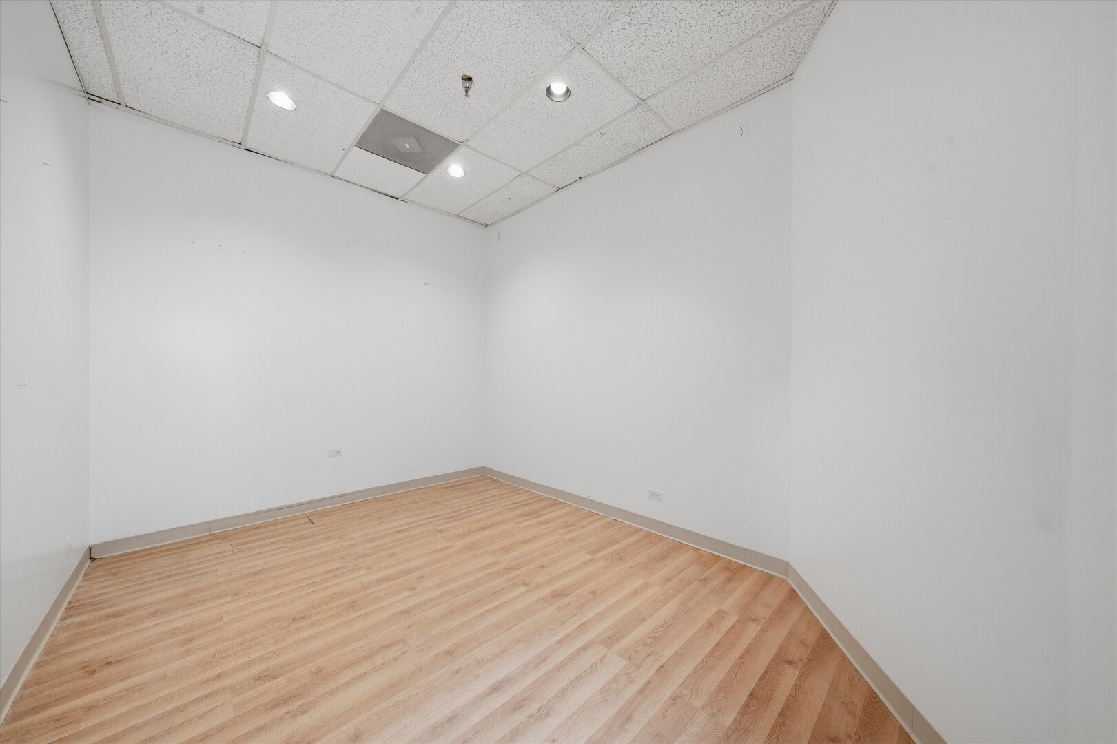 9600-9652 S Pulaski Road 9642 Property Photo 10