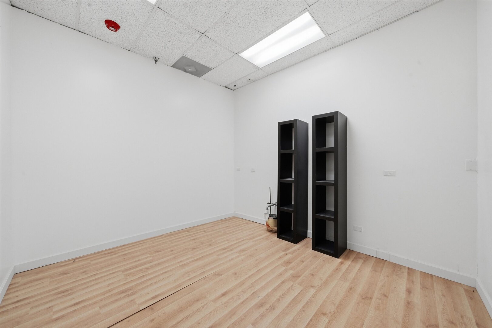 9600-9652 S Pulaski Road 9642 Property Photo 14