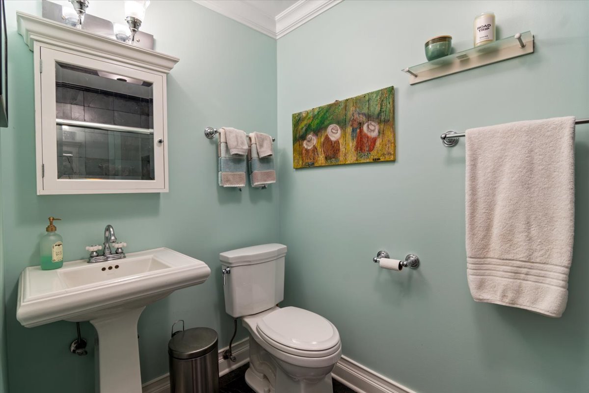 4530 S Woodlawn Avenue 305 Property Photo 26