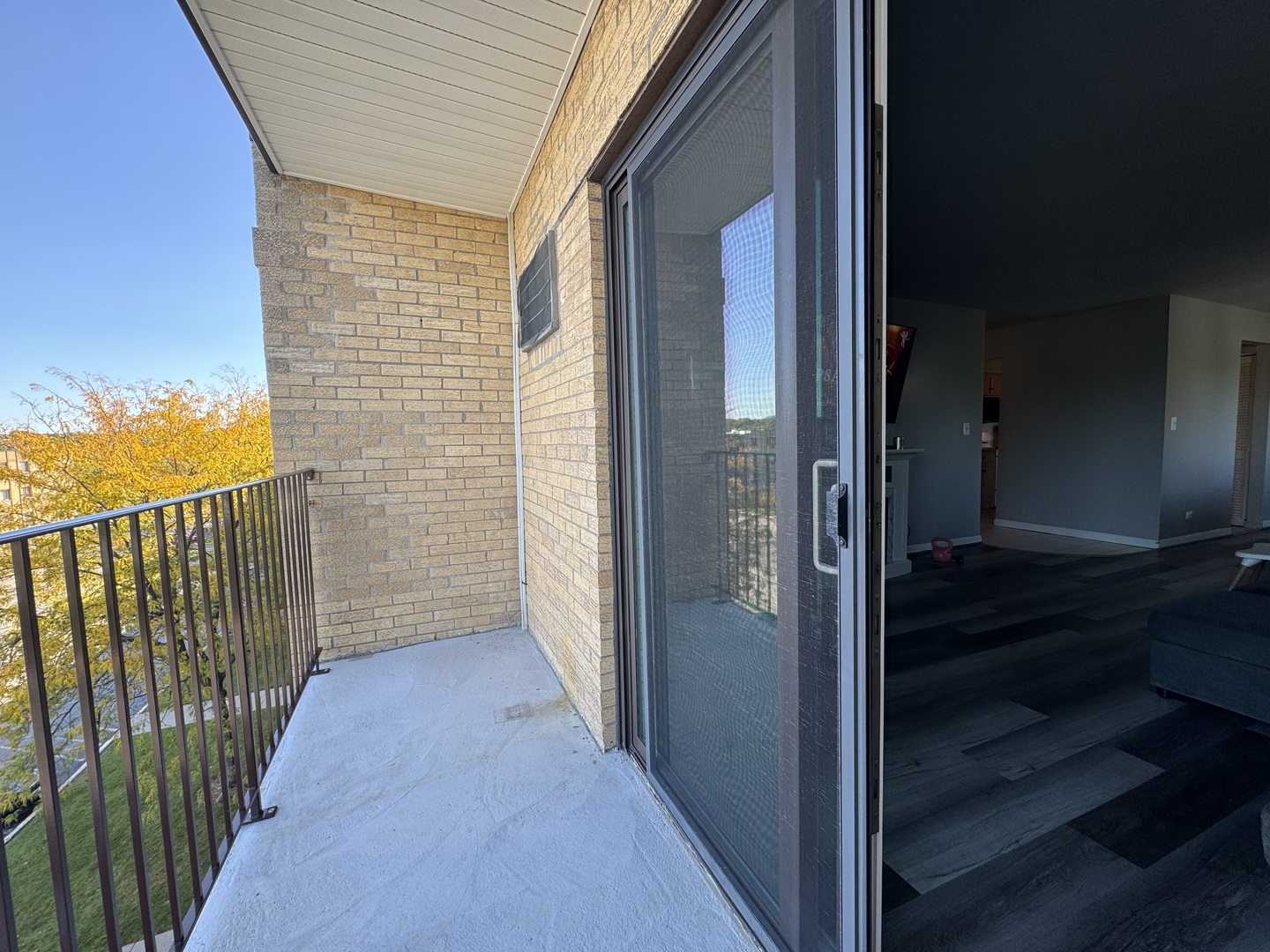 6630 S Brainard Avenue 407 Property Photo 8