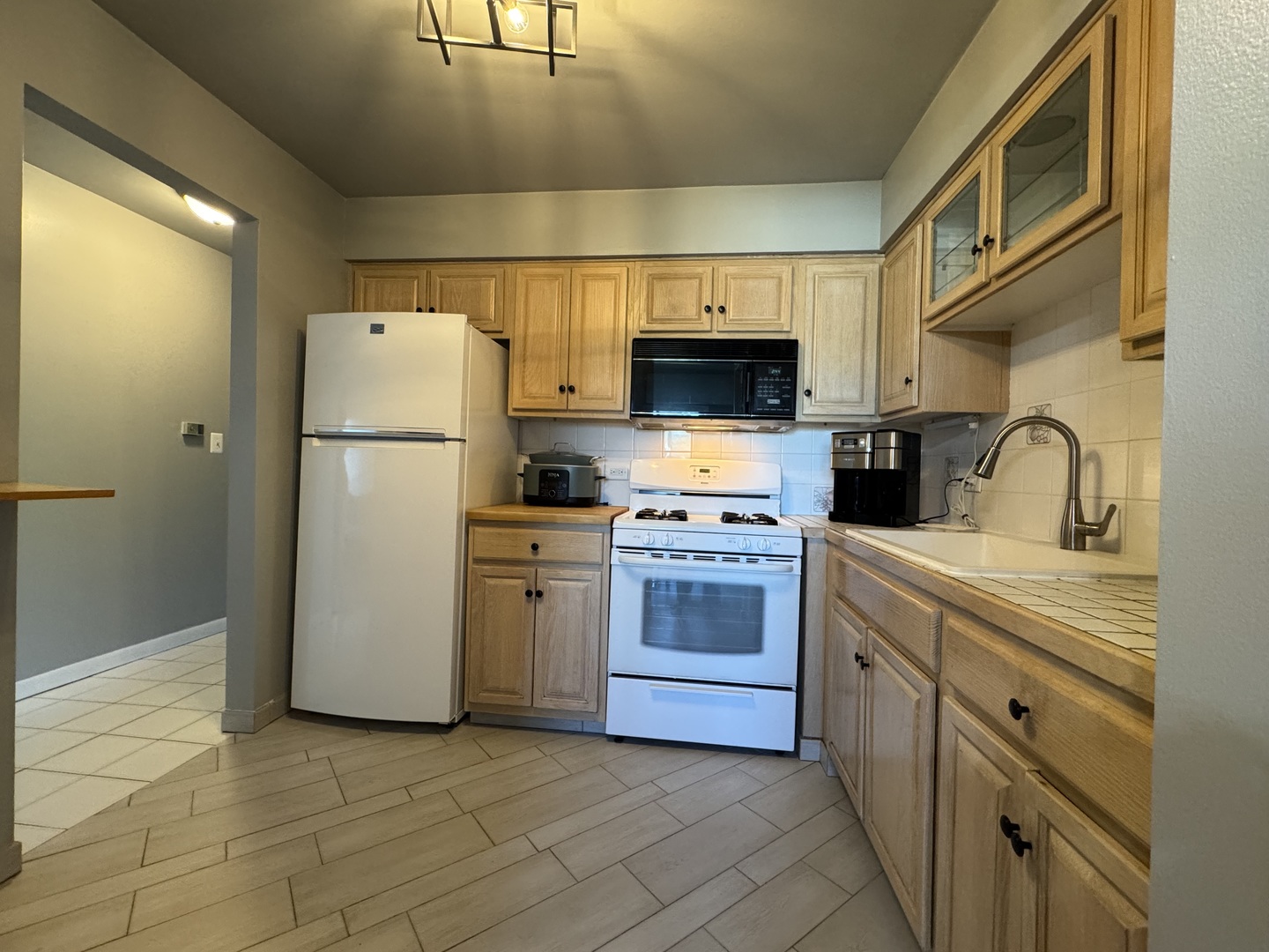 6630 S Brainard Avenue 407 Property Photo 10