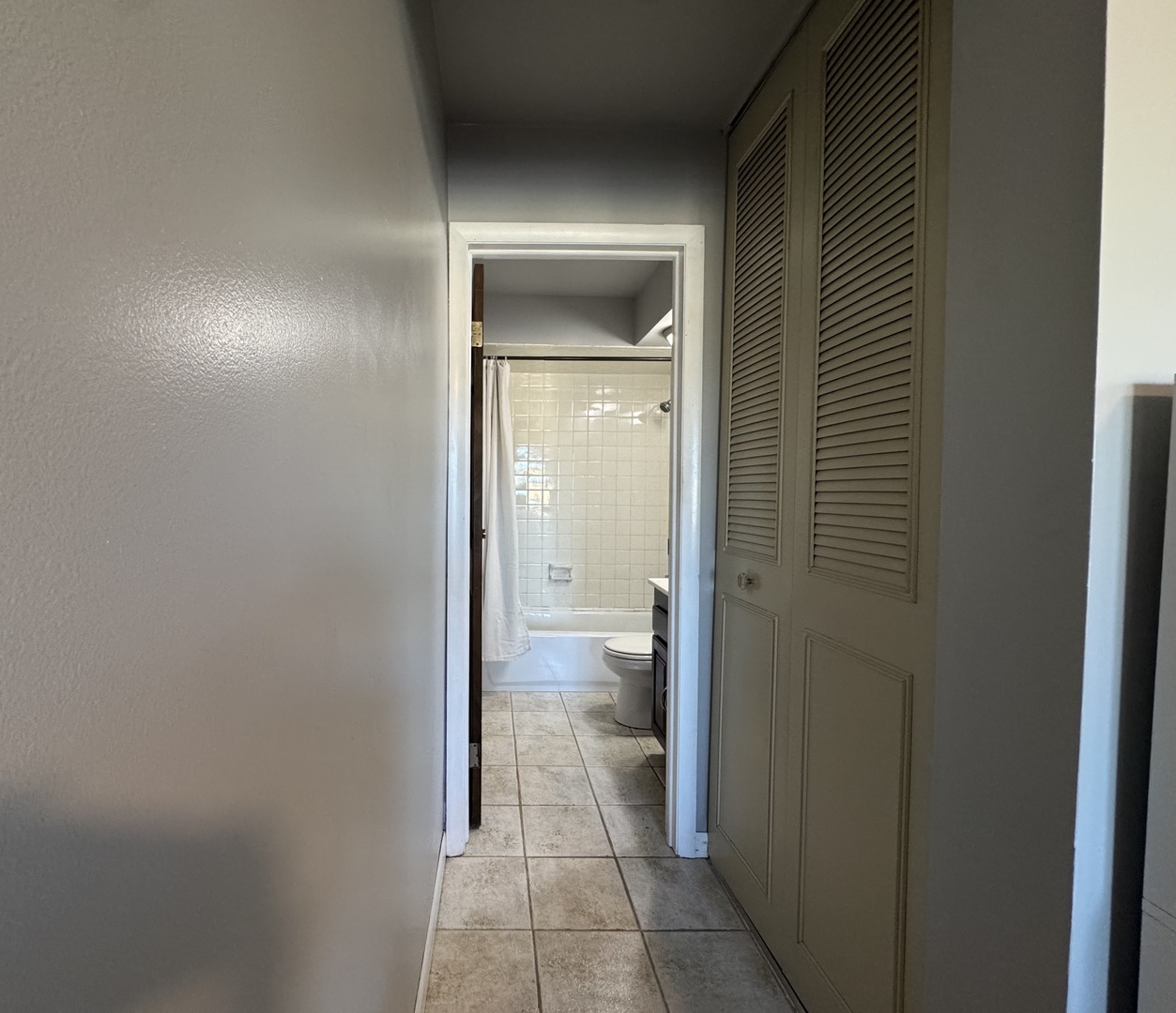 6630 S Brainard Avenue 407 Property Photo 15