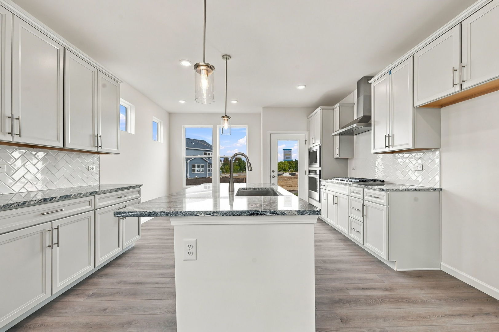 141 Daltrey Drive Property Photo 3