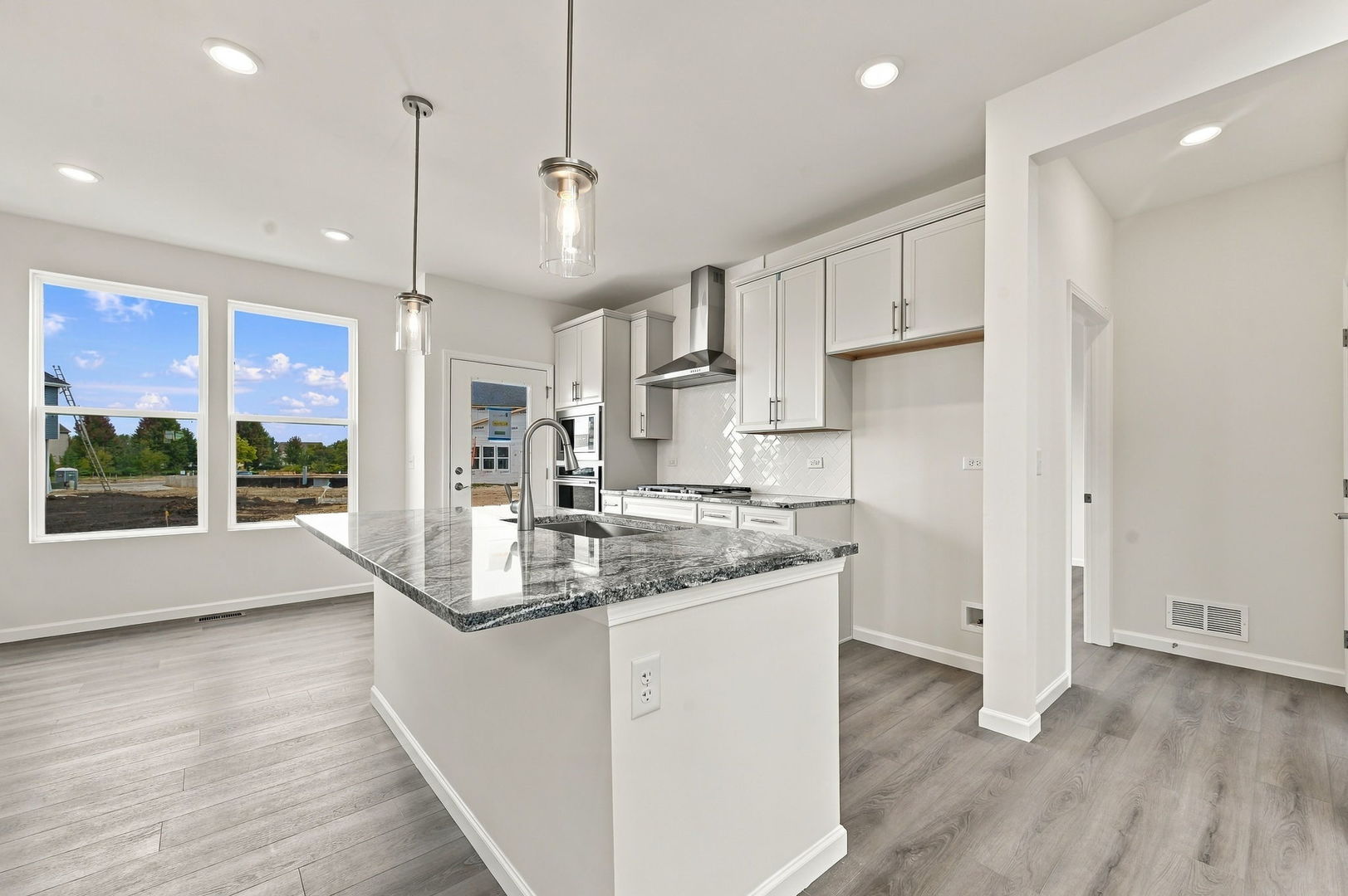 141 Daltrey Drive Property Photo 4