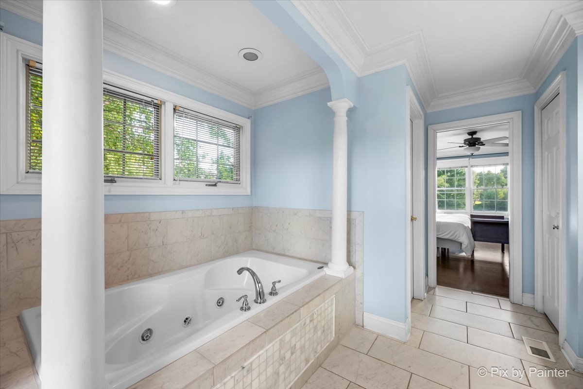 7n494 Foxglove Court Property Photo 25