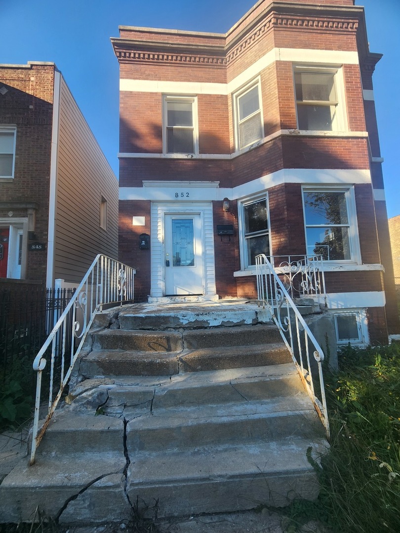 852 E 88th Street Property Photo 1