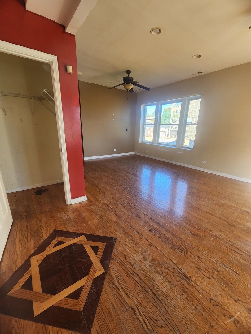 852 E 88th Street Property Photo 4