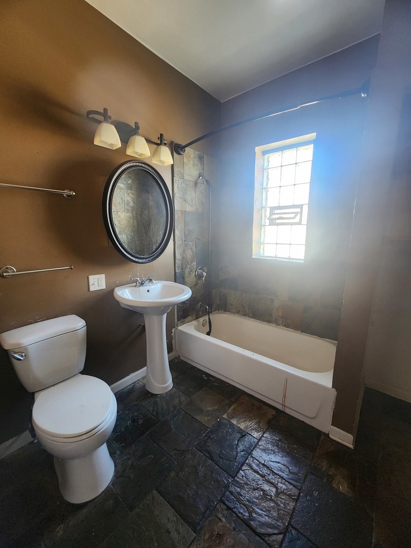 852 E 88th Street Property Photo 27