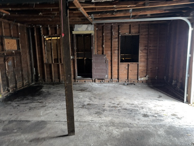 852 E 88th Street Property Photo 28