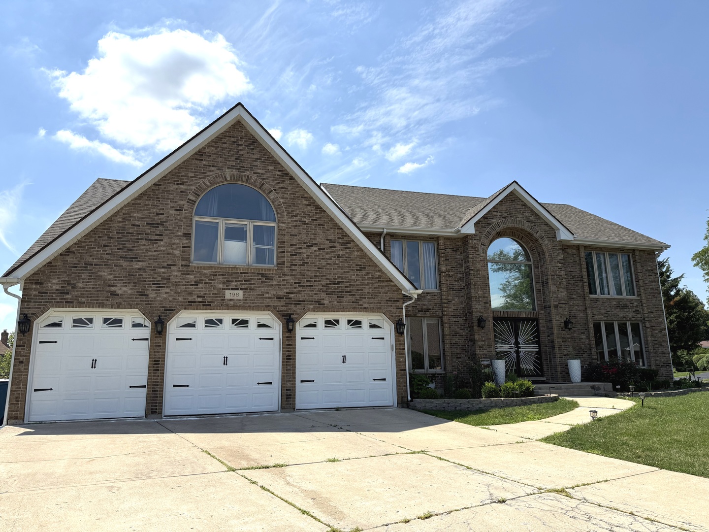 198 N Catalpa Street Property Photo 2