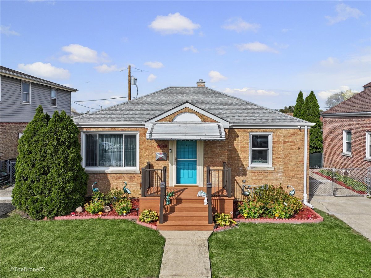 9522 Davis Street Property Photo 1