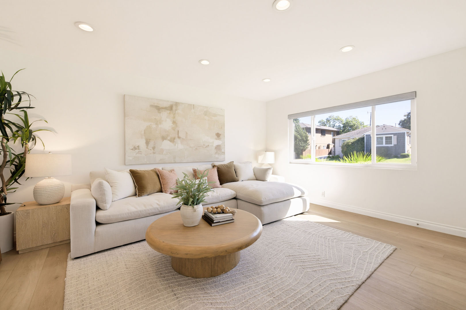 2809 Faber Street Property Photo 4