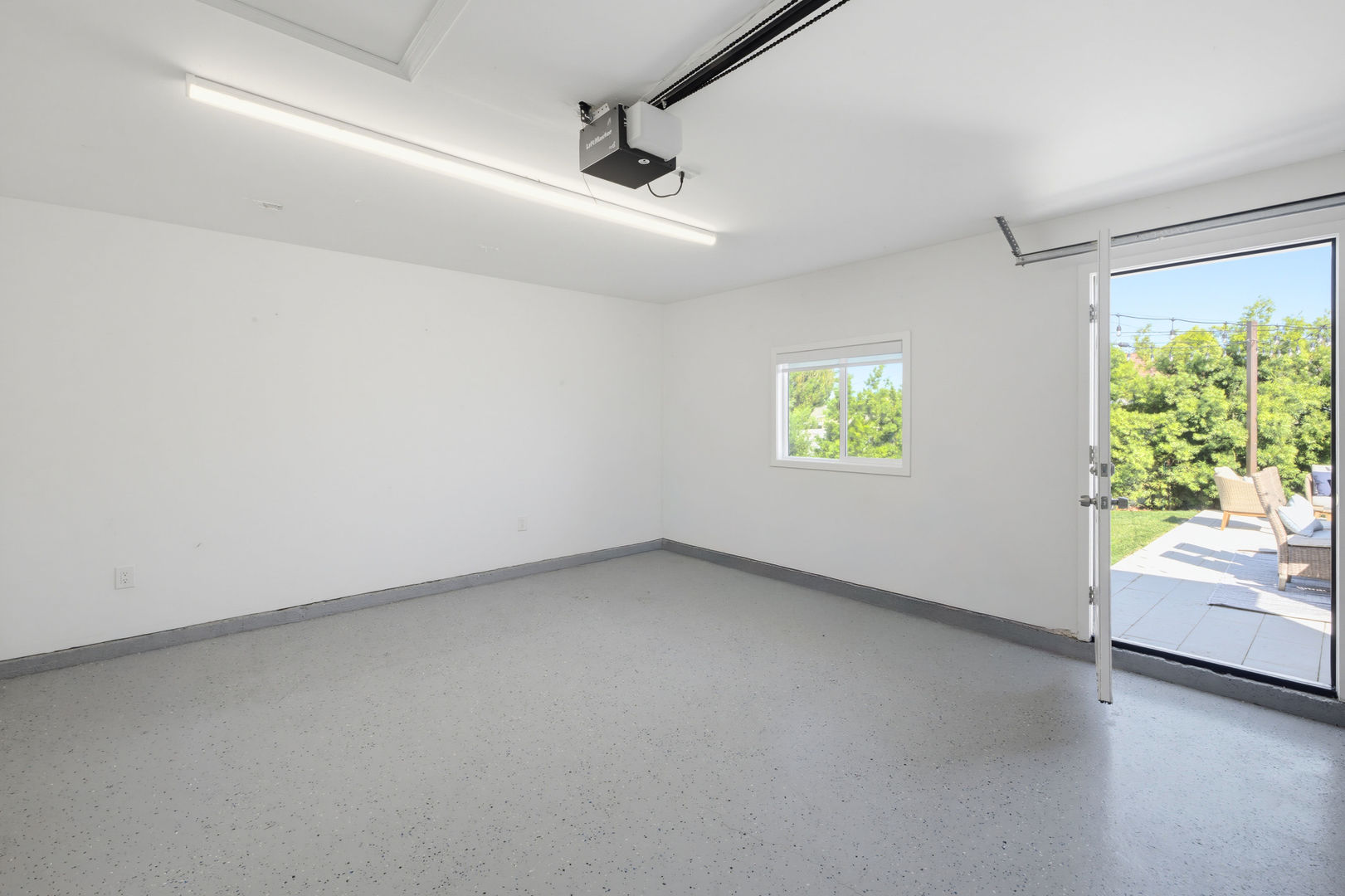 2809 Faber Street Property Photo 40