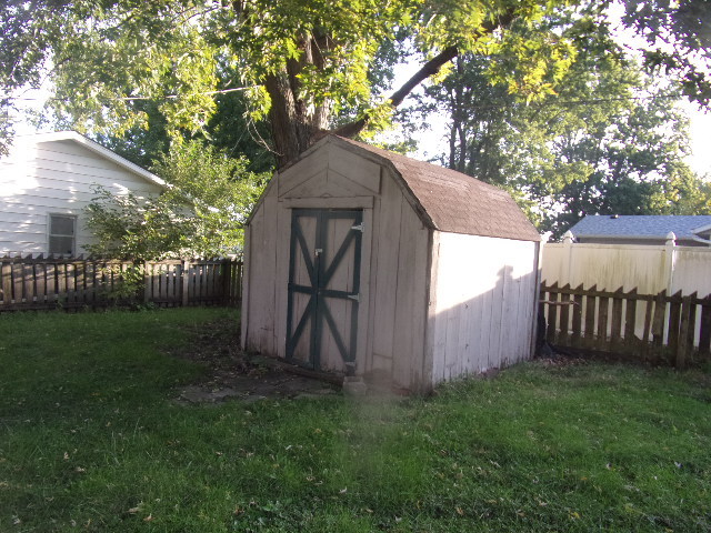 1009 Donnick Street Property Photo 4