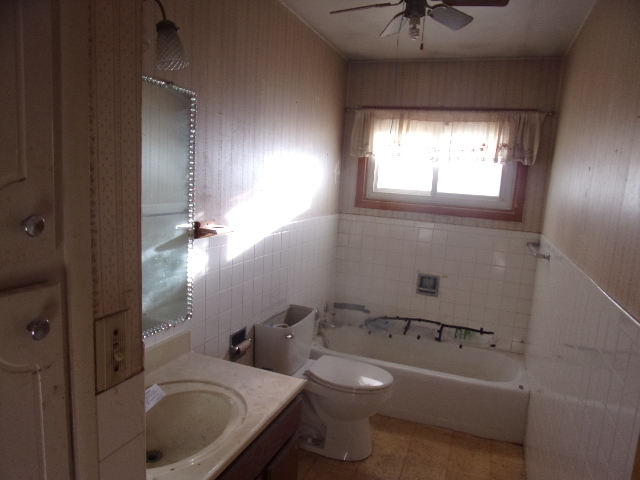 1009 Donnick Street Property Photo 8
