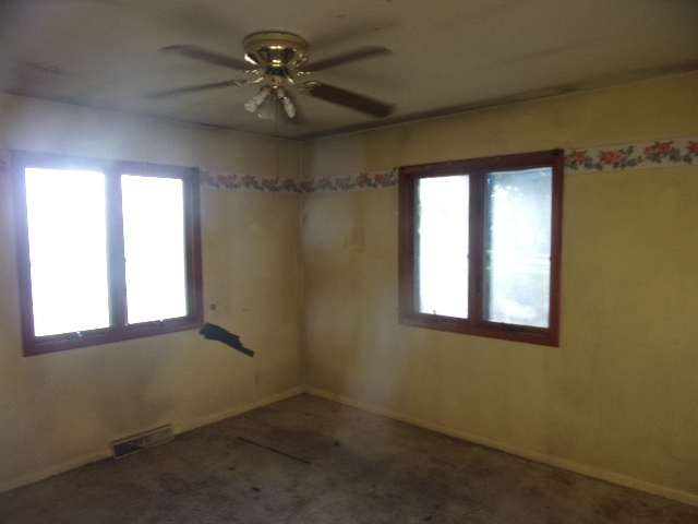 1009 Donnick Street Property Photo 9