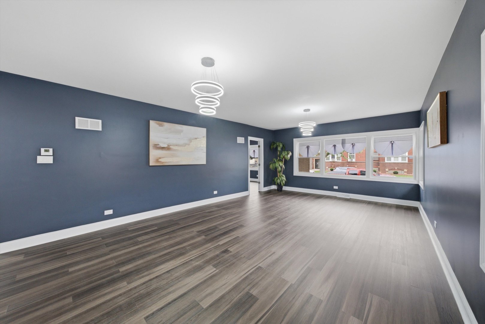 6601 S Francisco Avenue Property Photo 6