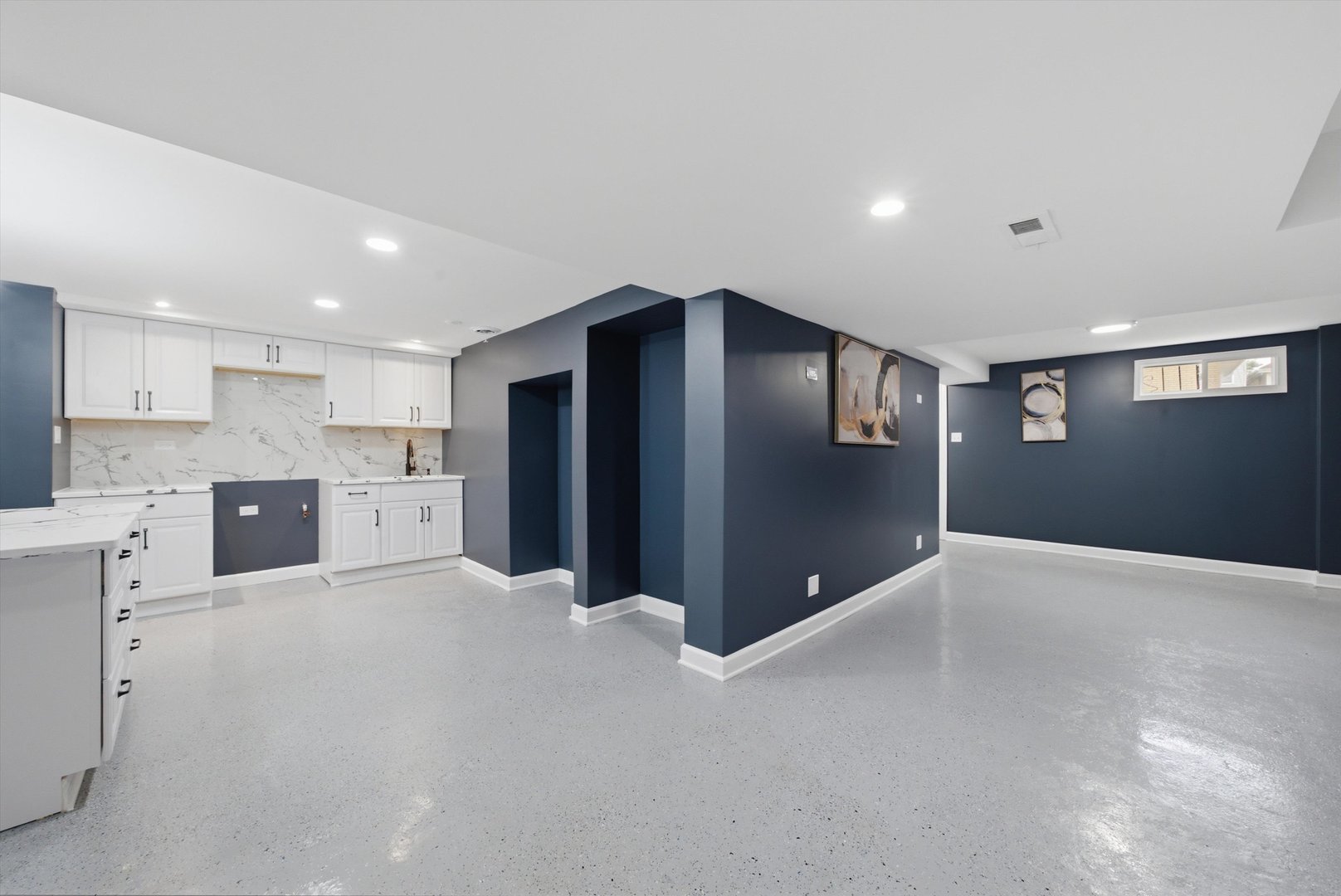 6601 S Francisco Avenue Property Photo 24