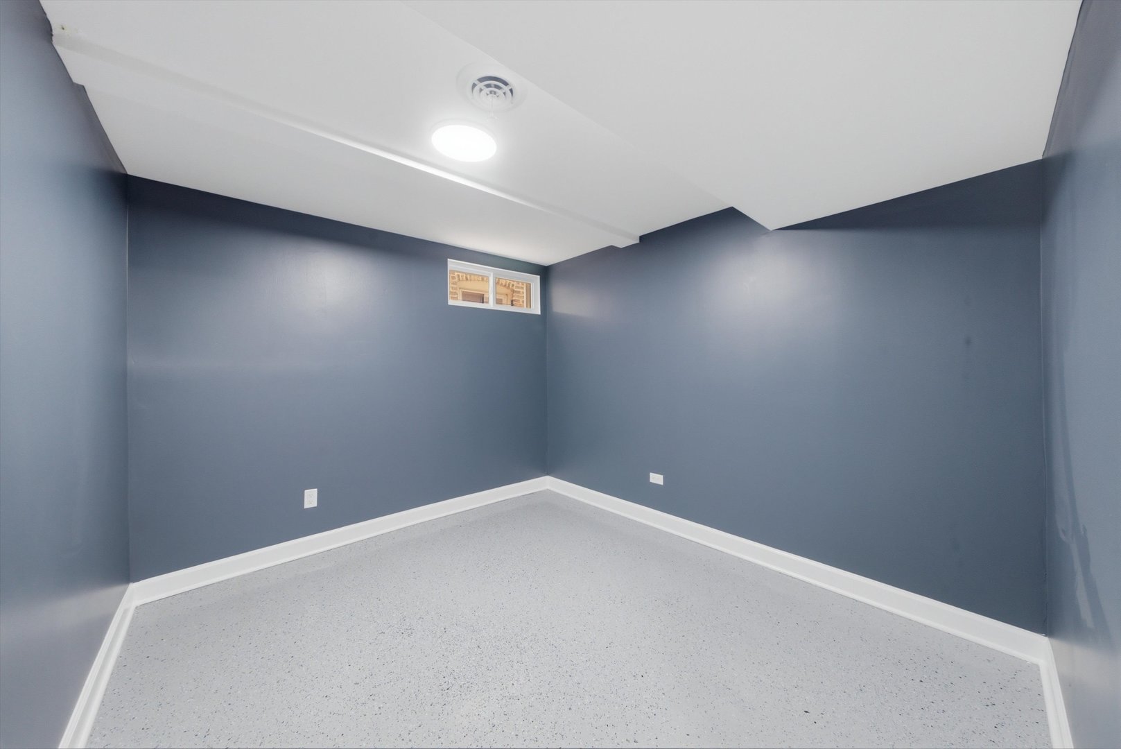6601 S Francisco Avenue Property Photo 27