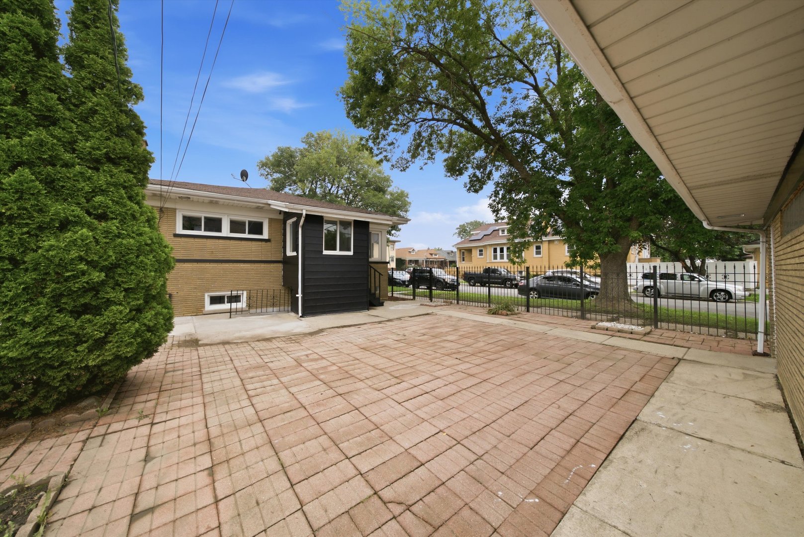 6601 S Francisco Avenue Property Photo 31