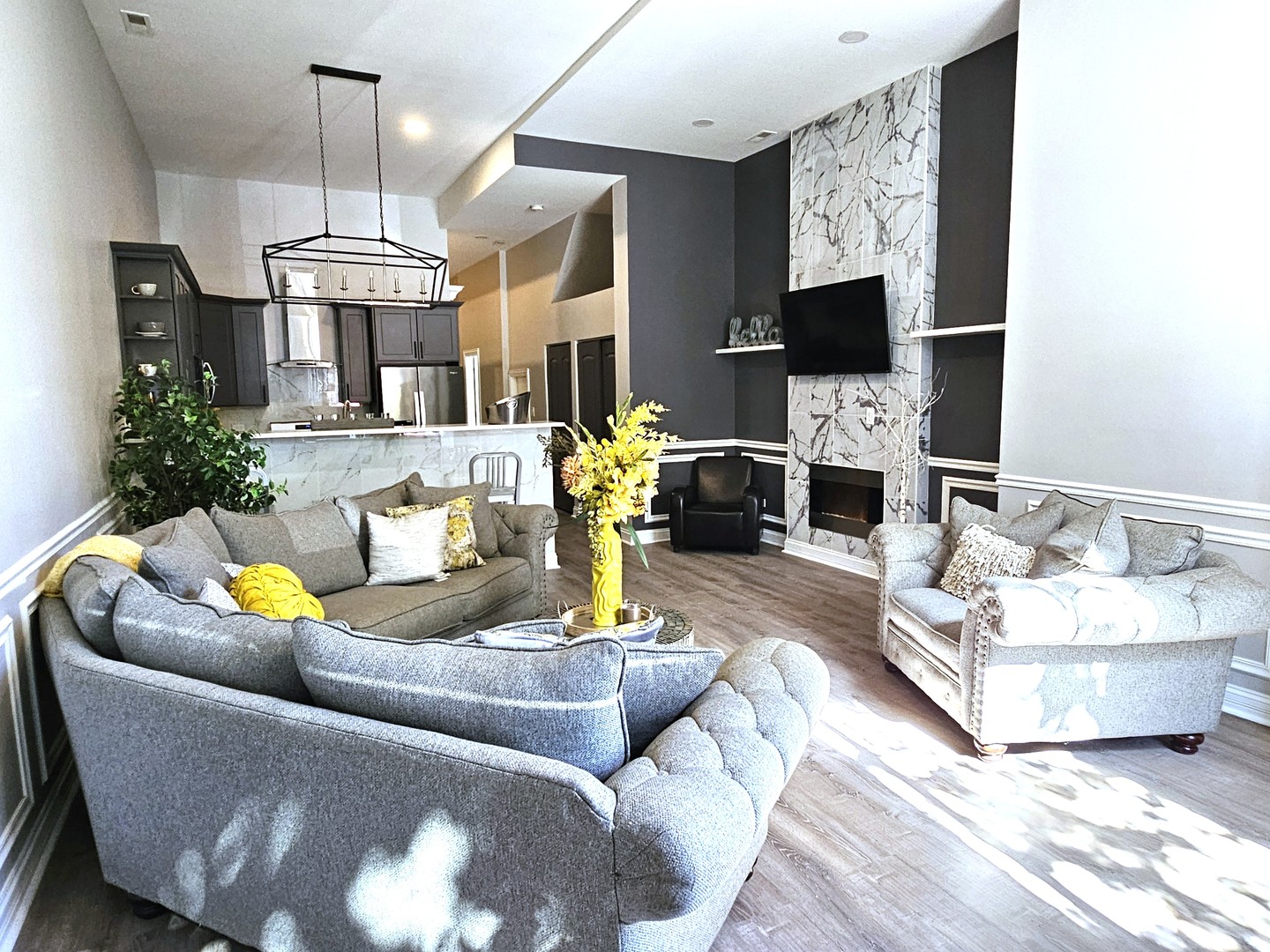 2708 W Chicago Avenue 1 Property Photo 3