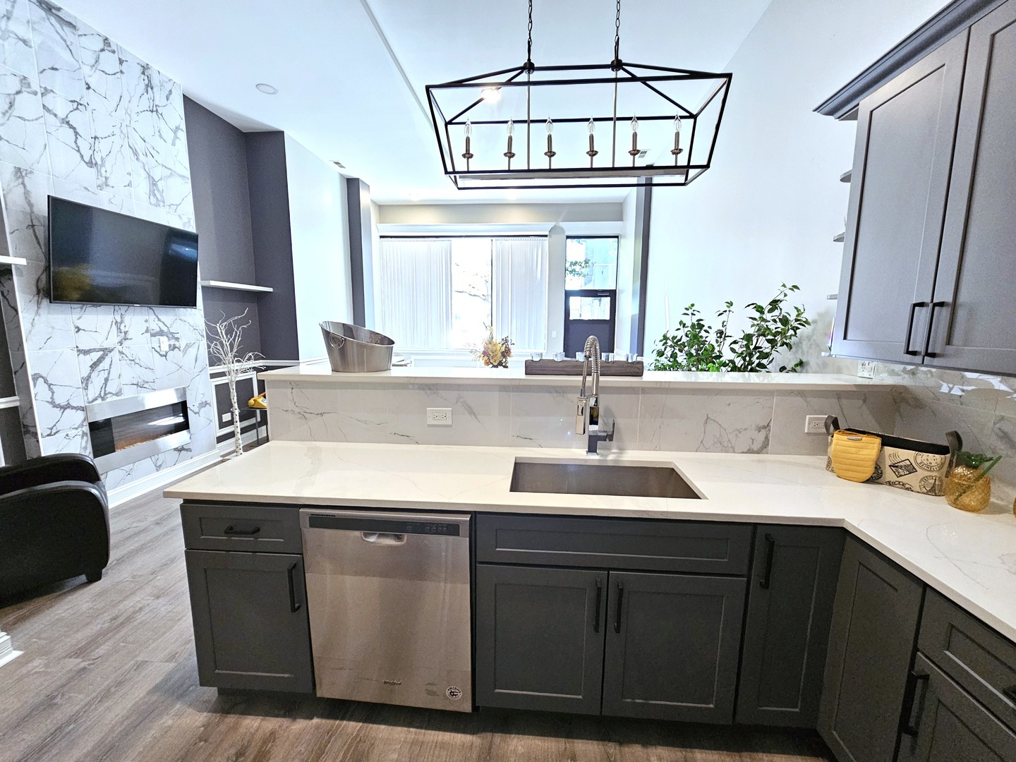 2708 W Chicago Avenue 1 Property Photo 6
