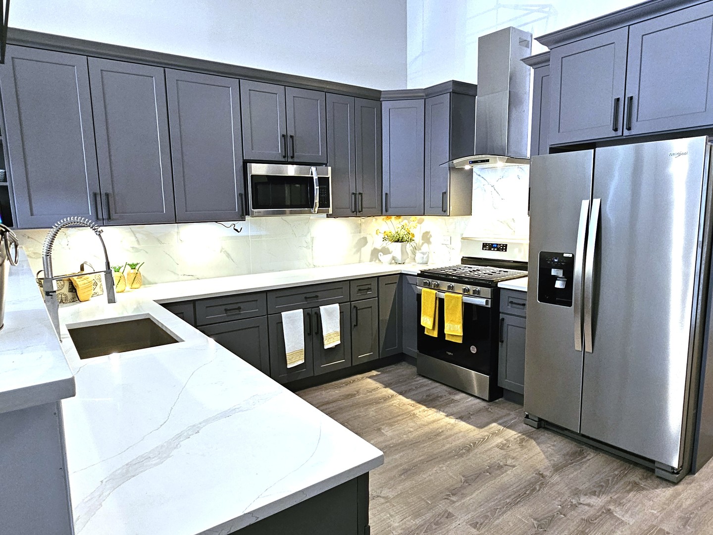 2708 W Chicago Avenue 1 Property Photo 8