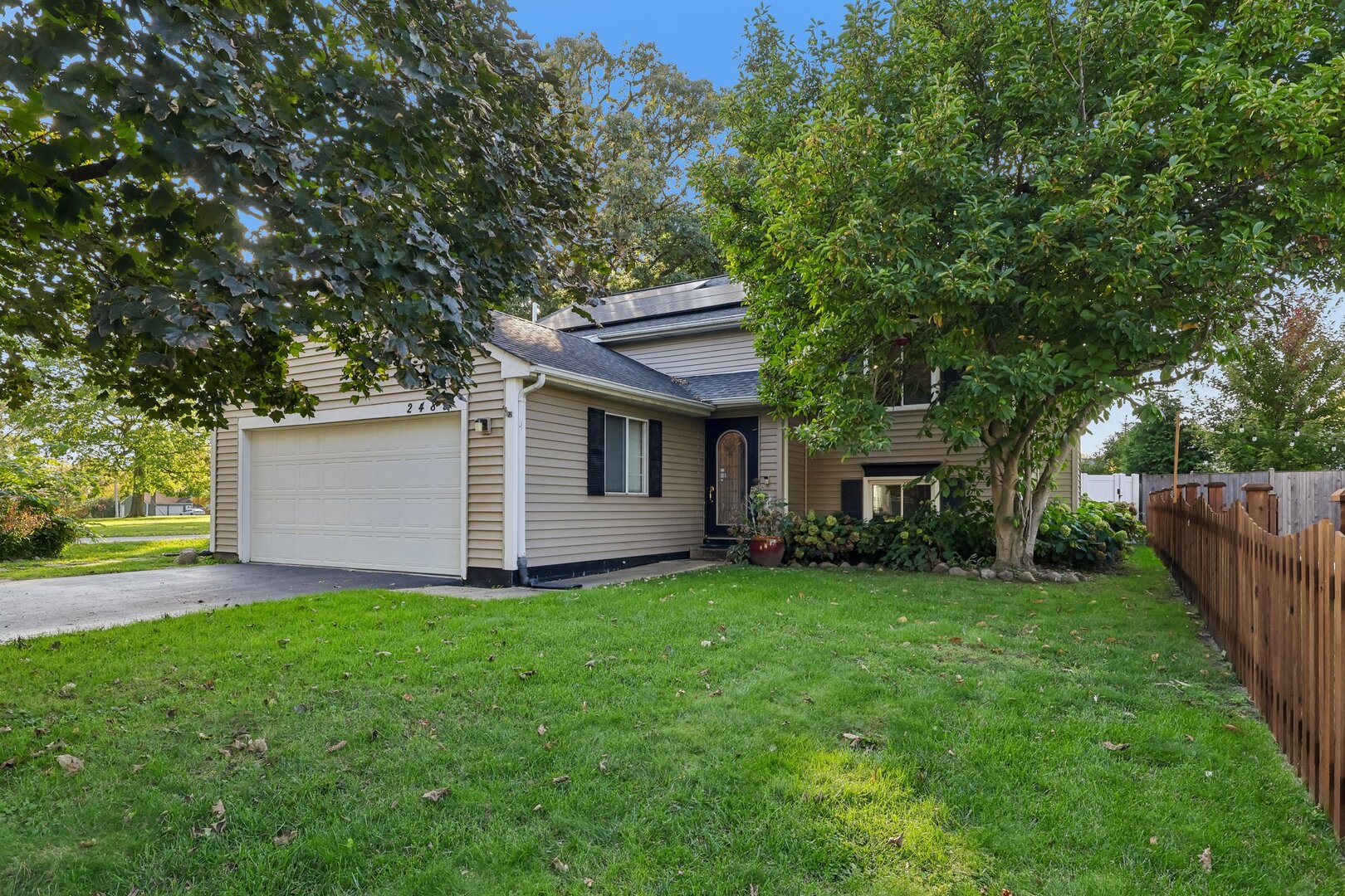 2489 Willoughby Lane Property Photo 1