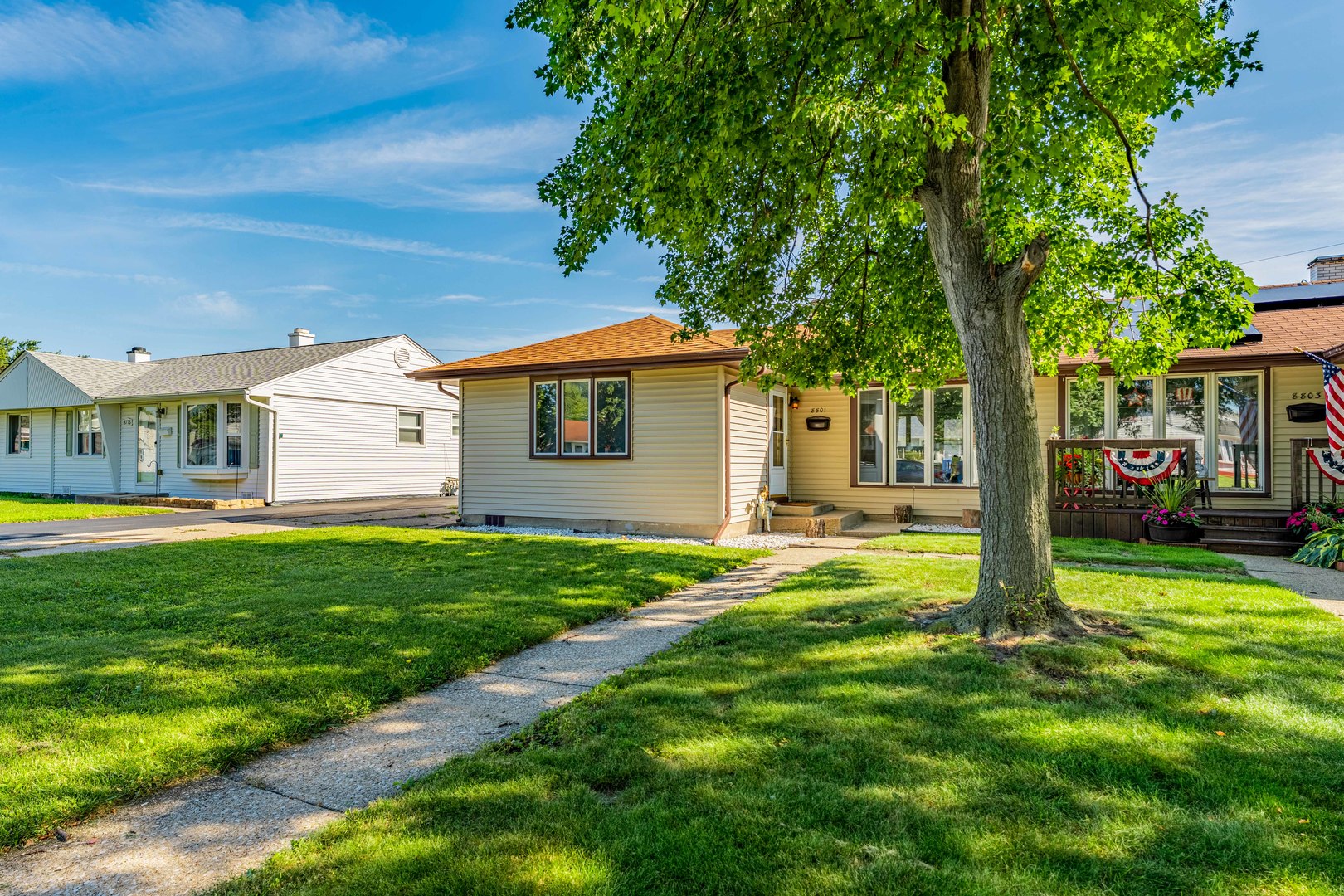 8801 S Kilbourn Avenue Property Photo 1