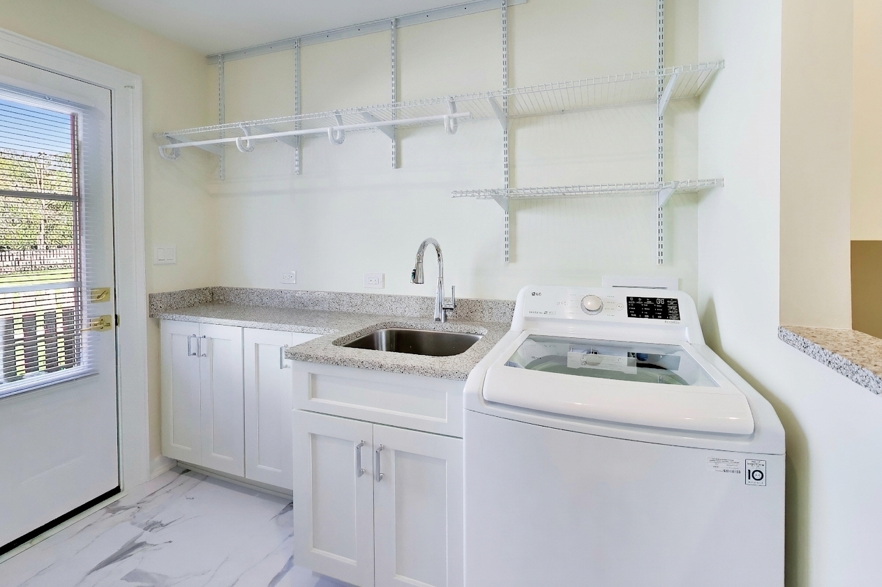 544 Fox Glove Lane Property Photo 24