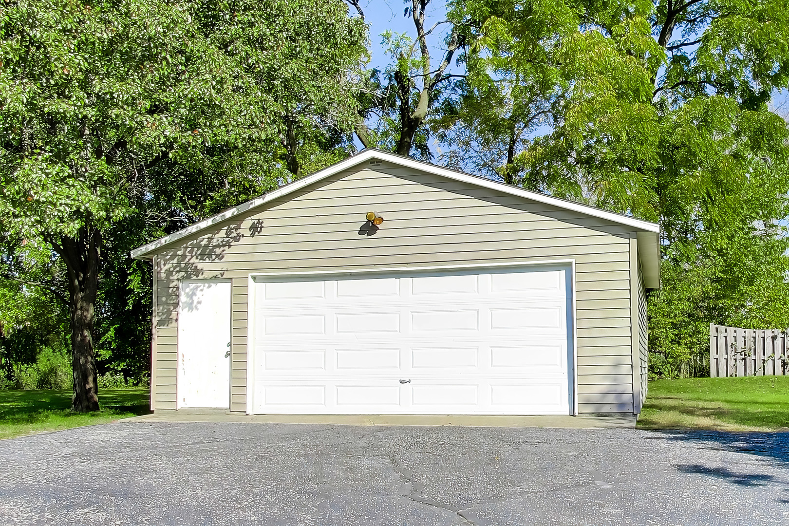 544 Fox Glove Lane Property Photo 33