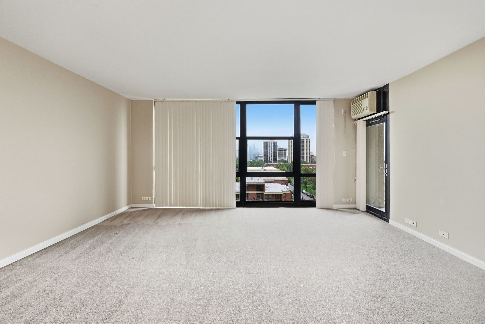 3001 S Michigan Avenue 809 Property Photo 3