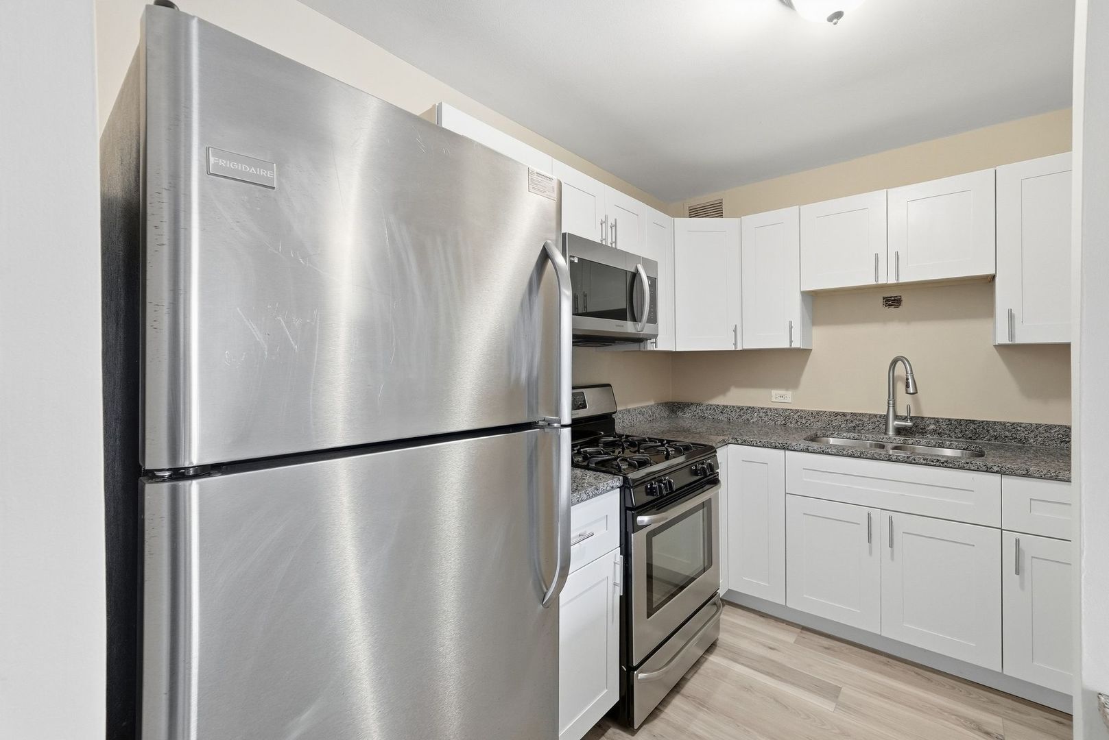 3001 S Michigan Avenue 809 Property Photo 5