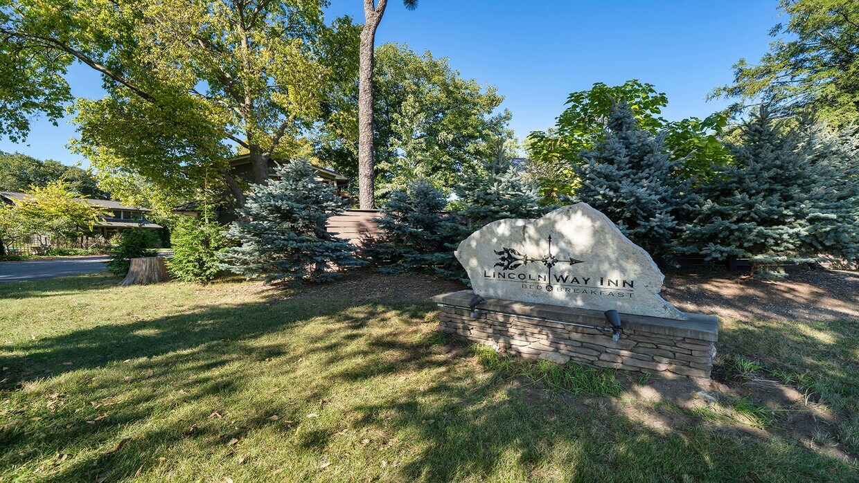 409 N State Street Property Photo 11