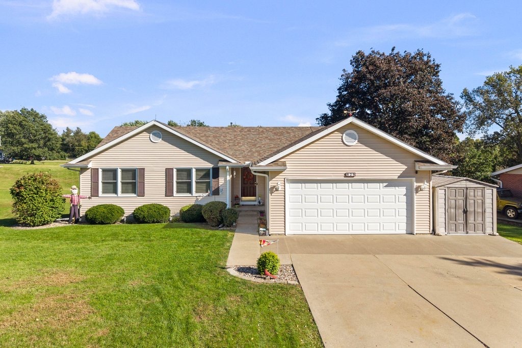 829 Fyre Lake Drive Property Photo 1
