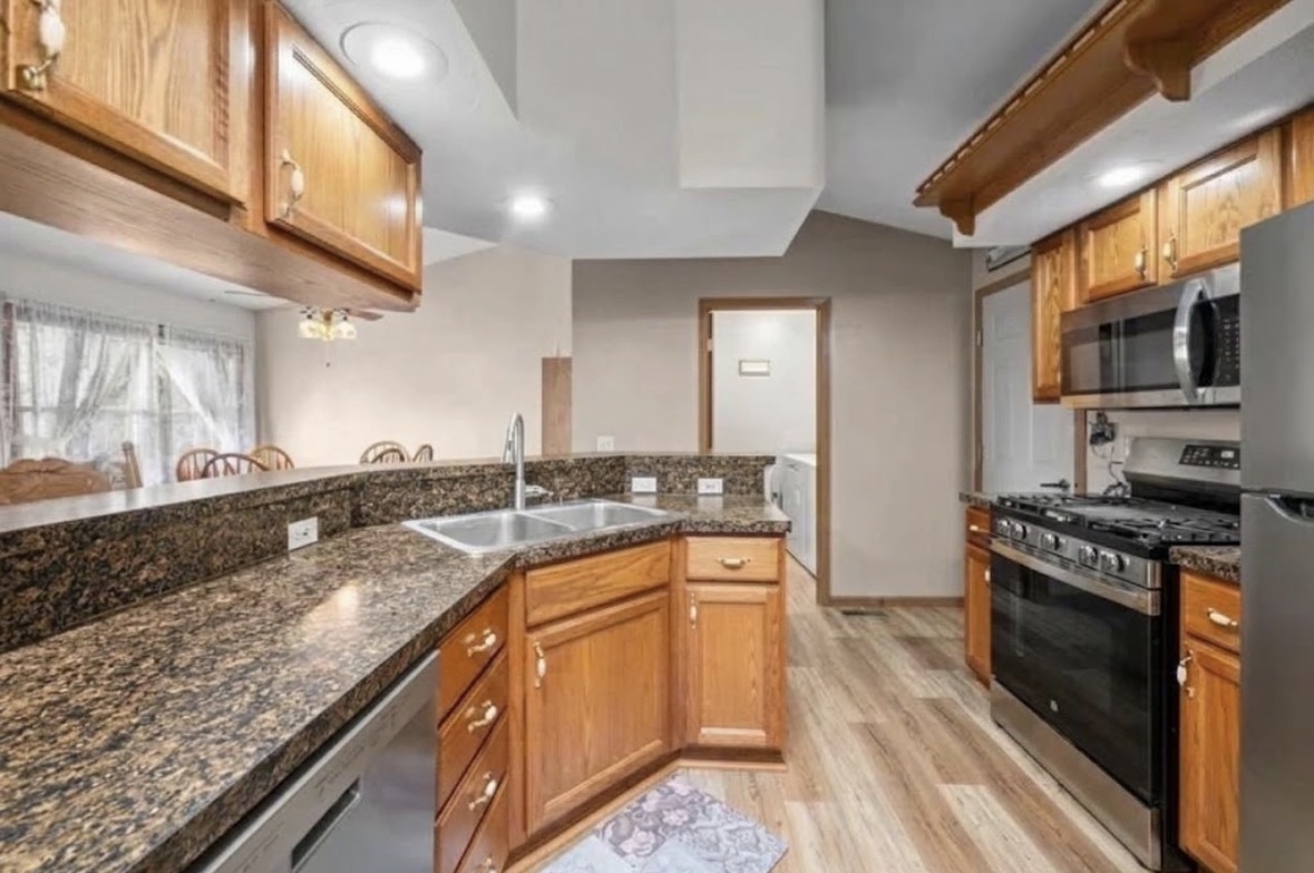 829 Fyre Lake Drive Property Photo 12