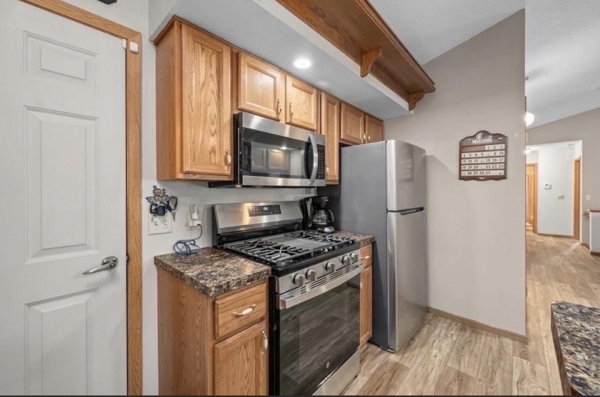 829 Fyre Lake Drive Property Photo 13