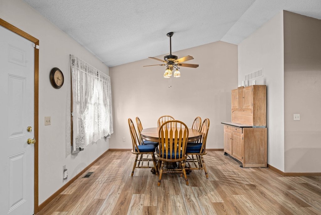 829 Fyre Lake Drive Property Photo 18