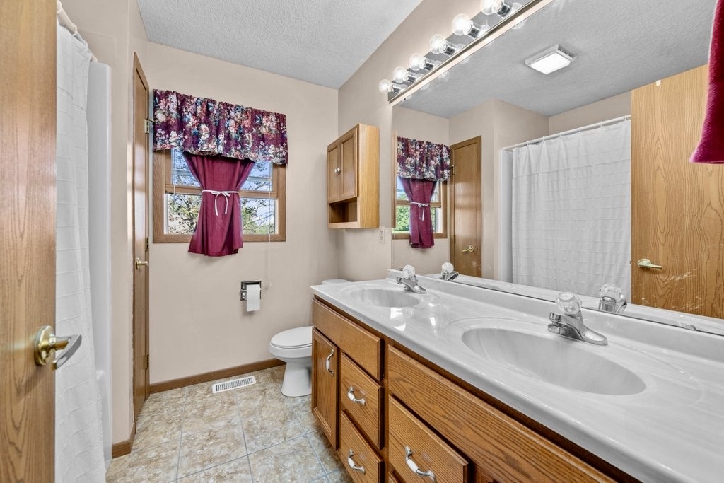 829 Fyre Lake Drive Property Photo 29