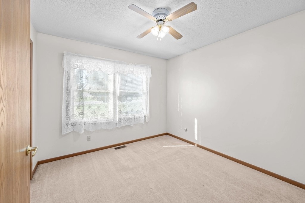 829 Fyre Lake Drive Property Photo 30